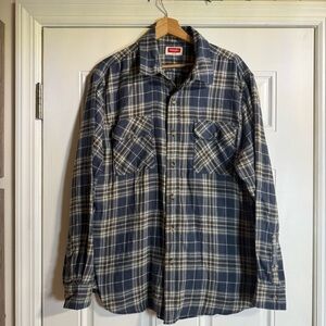 Wrangler Men’s Color Blue Size Large Plaid Button-Up Shirt